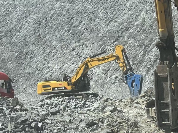 b62511adbb734e03ab6ec192ac8ed1f2