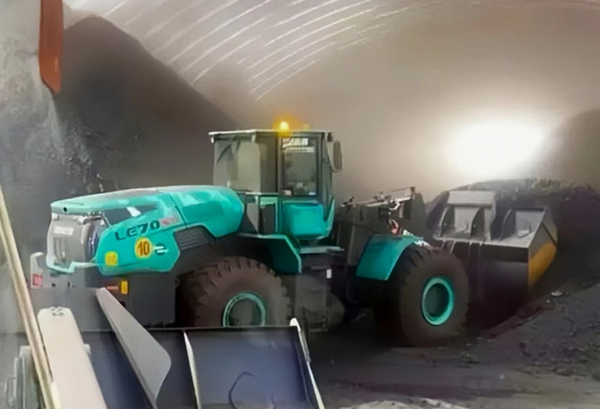 607086b8bea446cfb7d3d8a2171b3881